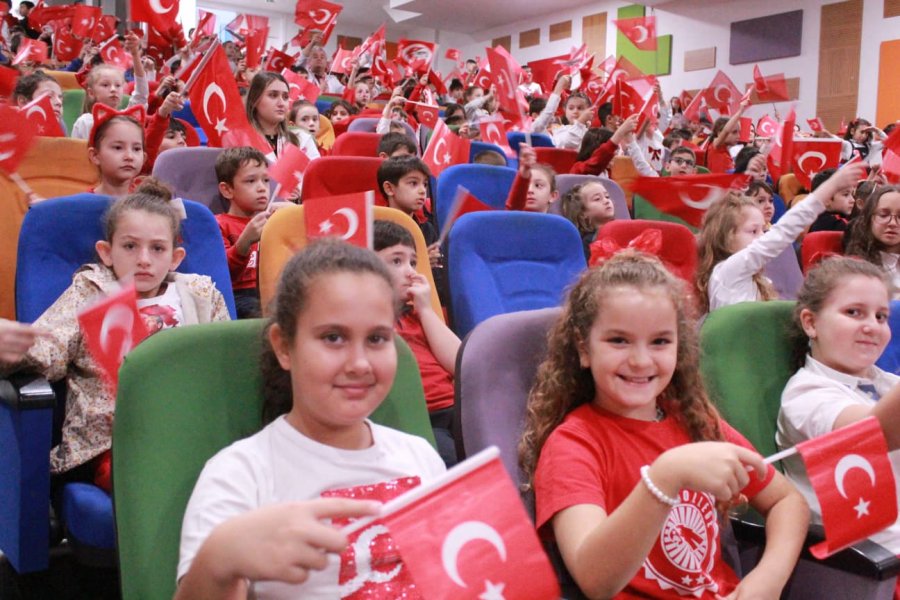 Bursa Sınav Kolejlerinde 29 Ekim Coşkusu