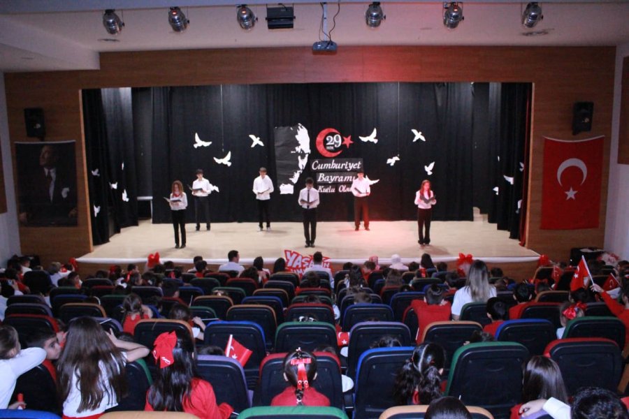 Bursa Sınav Kolejlerinde 29 Ekim Coşkusu