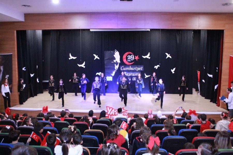 Bursa Sınav Kolejlerinde 29 Ekim Coşkusu